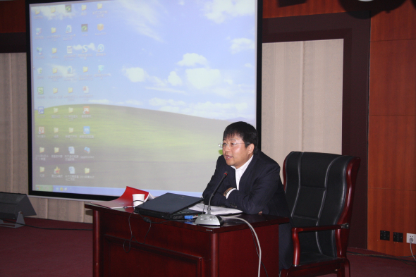 黨委副書記、副總裁姚衛(wèi)東為新員工授課