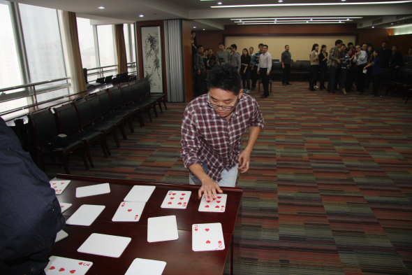 《團(tuán)隊(duì)密碼》-室內(nèi)素質(zhì)拓展訓(xùn)練